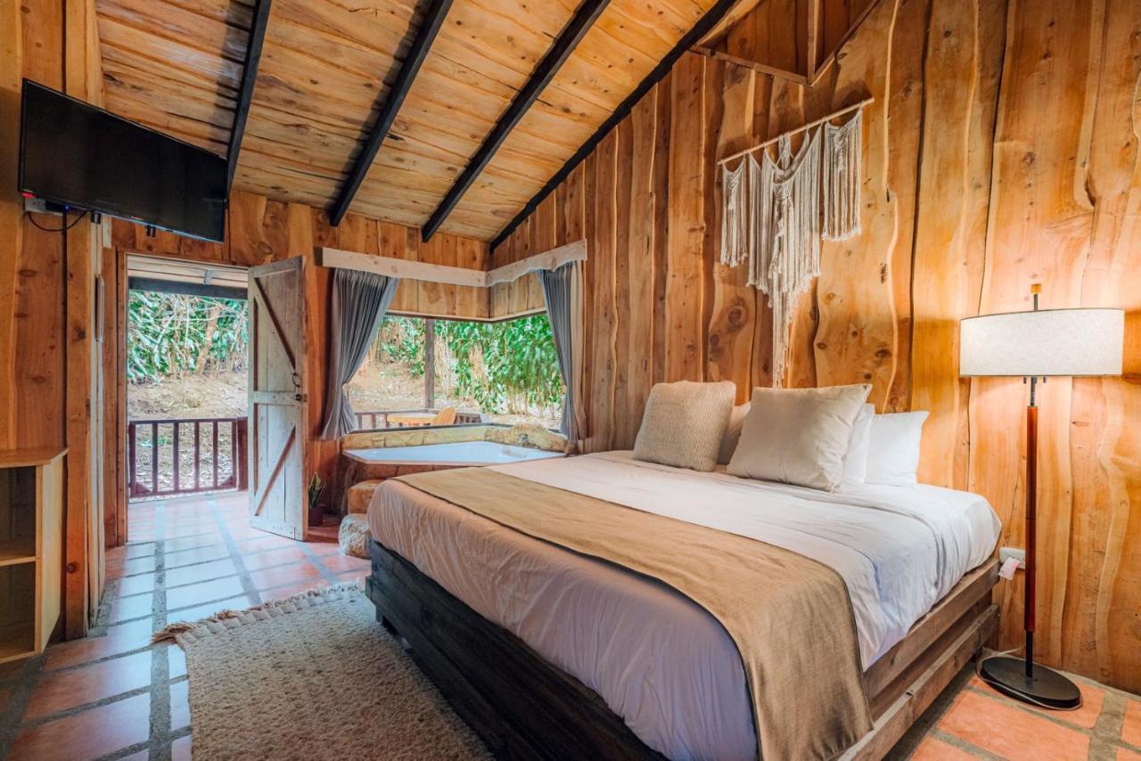 Hotel & Spa Escondite De La Montana Sabana Redonda Eksteriør bilde