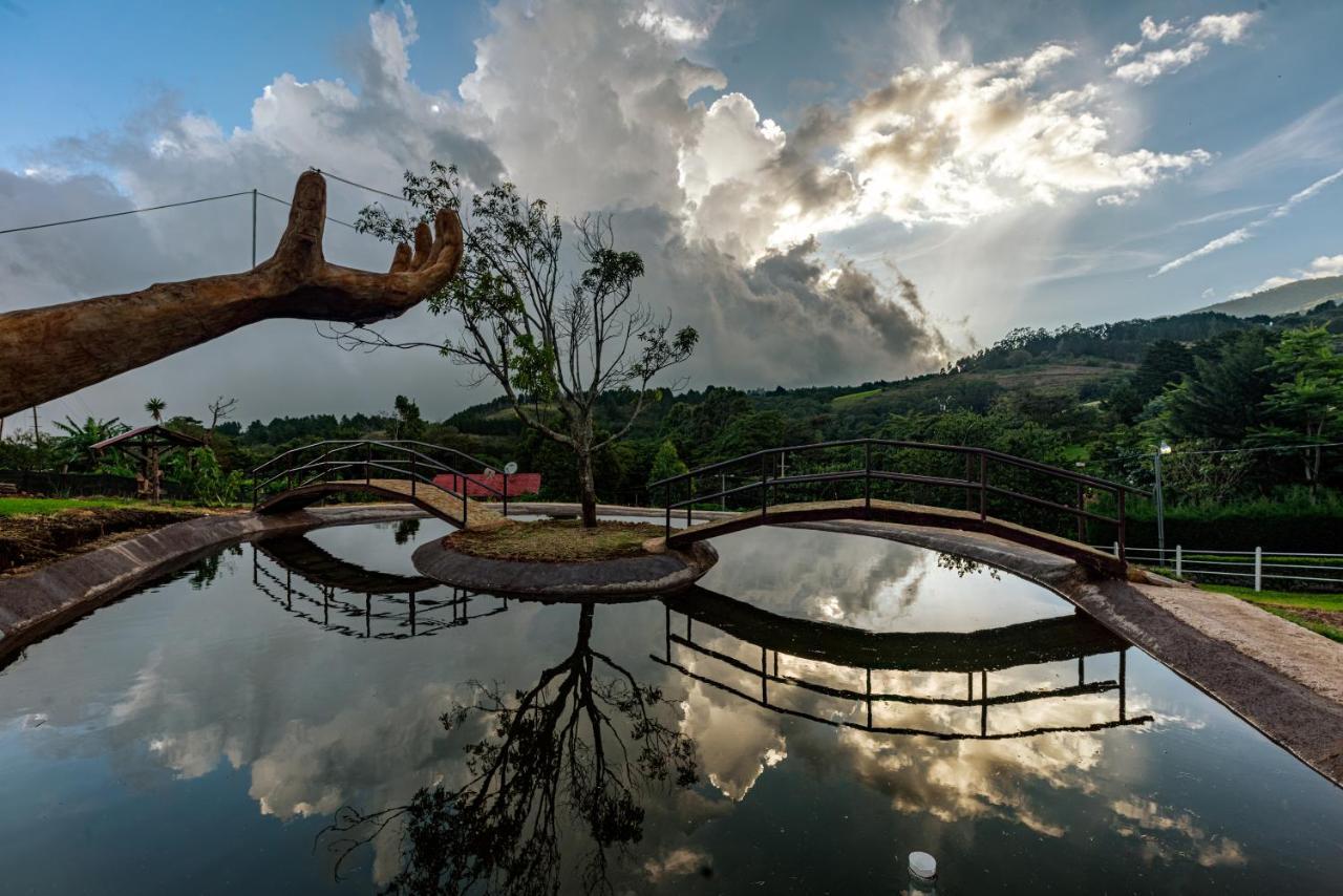 Hotel & Spa Escondite De La Montana Sabana Redonda Eksteriør bilde