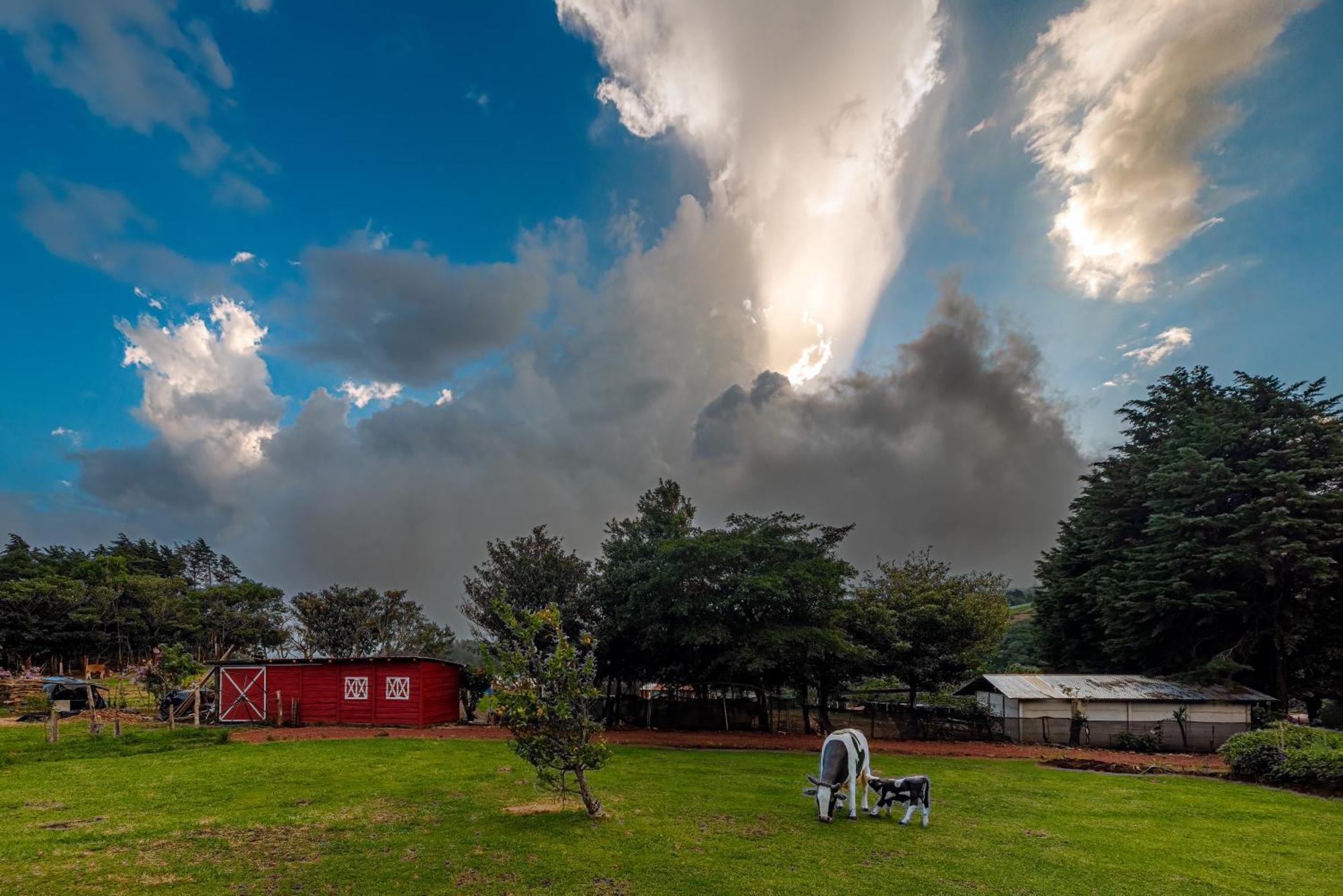 Hotel & Spa Escondite De La Montana Sabana Redonda Eksteriør bilde